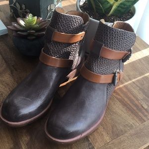 Sofft Booties Purple Camel 6.5